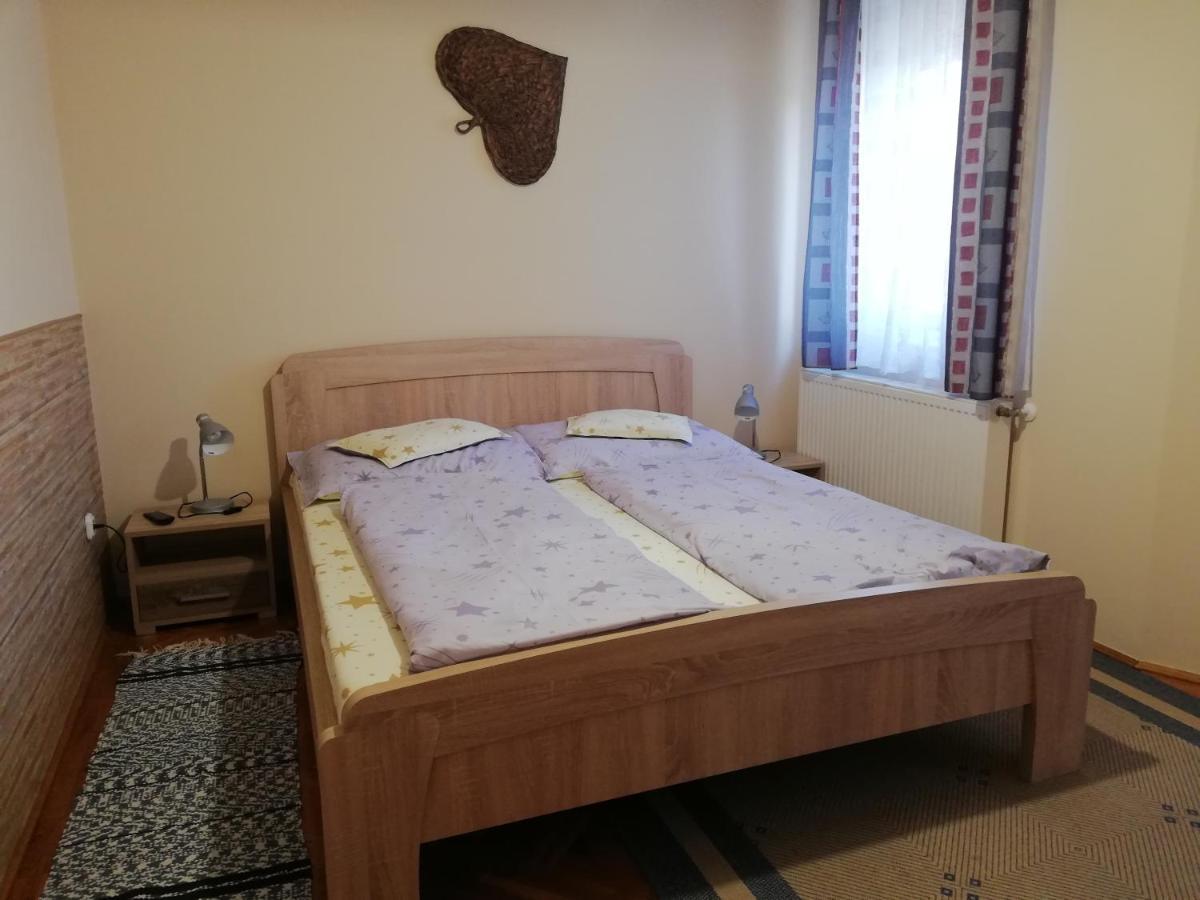 Imola És Andrea Apartmanház Hajdúszoboszló Exterior foto
