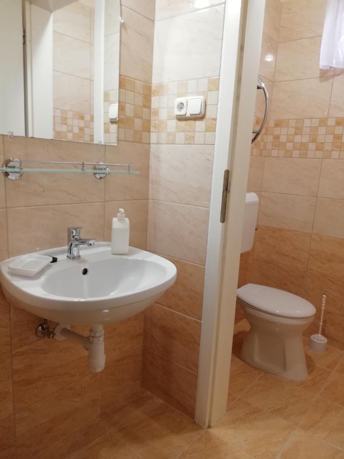 Imola És Andrea Apartmanház Hajdúszoboszló Exterior foto